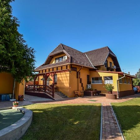 Gala Panzio Otel Simontornya Dış mekan fotoğraf