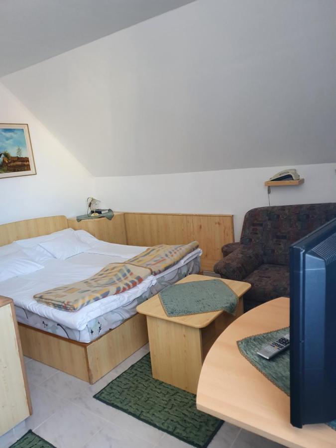 Gala Panzio Otel Simontornya Dış mekan fotoğraf