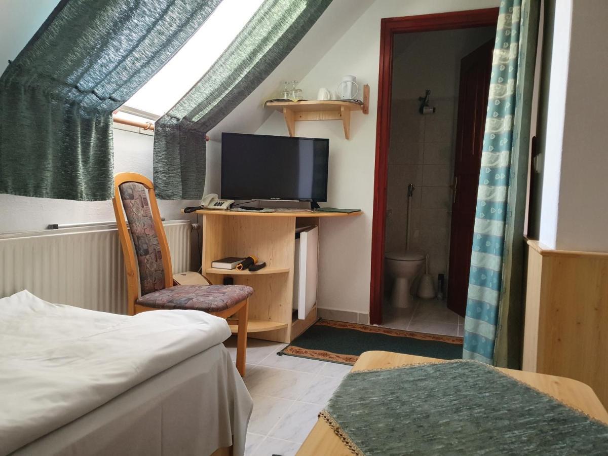 Gala Panzio Otel Simontornya Dış mekan fotoğraf