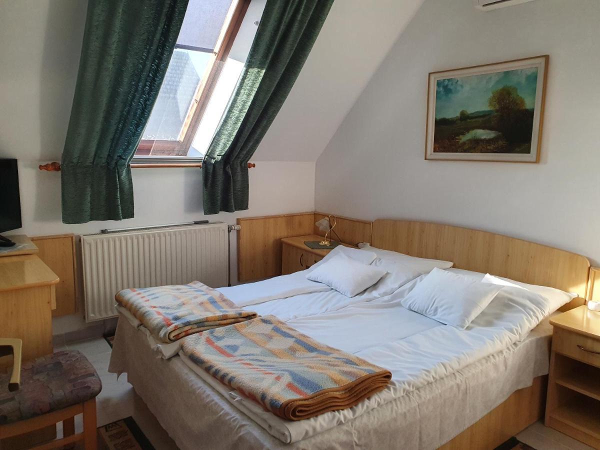 Gala Panzio Otel Simontornya Dış mekan fotoğraf