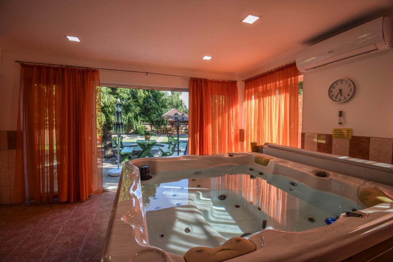 Gala Panzio Otel Simontornya Dış mekan fotoğraf