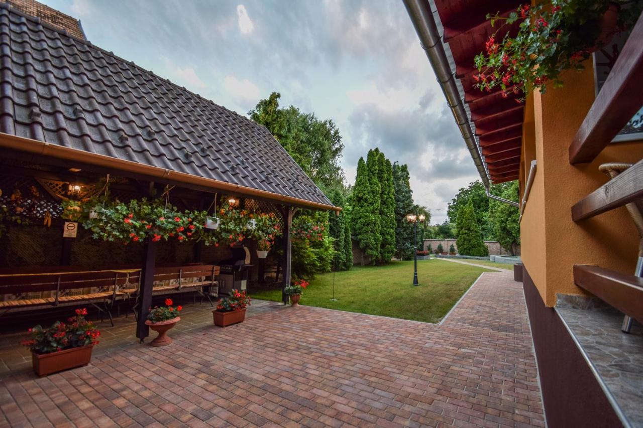 Gala Panzio Otel Simontornya Dış mekan fotoğraf
