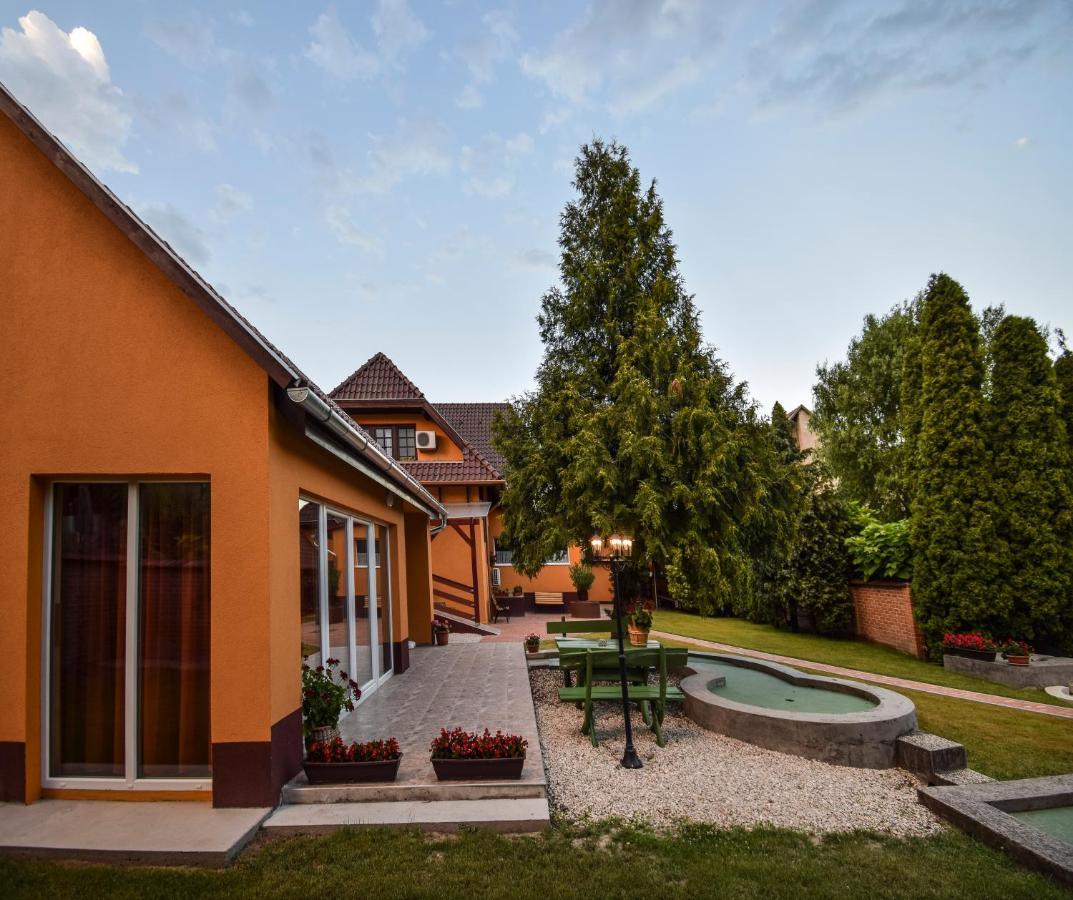 Gala Panzio Otel Simontornya Dış mekan fotoğraf