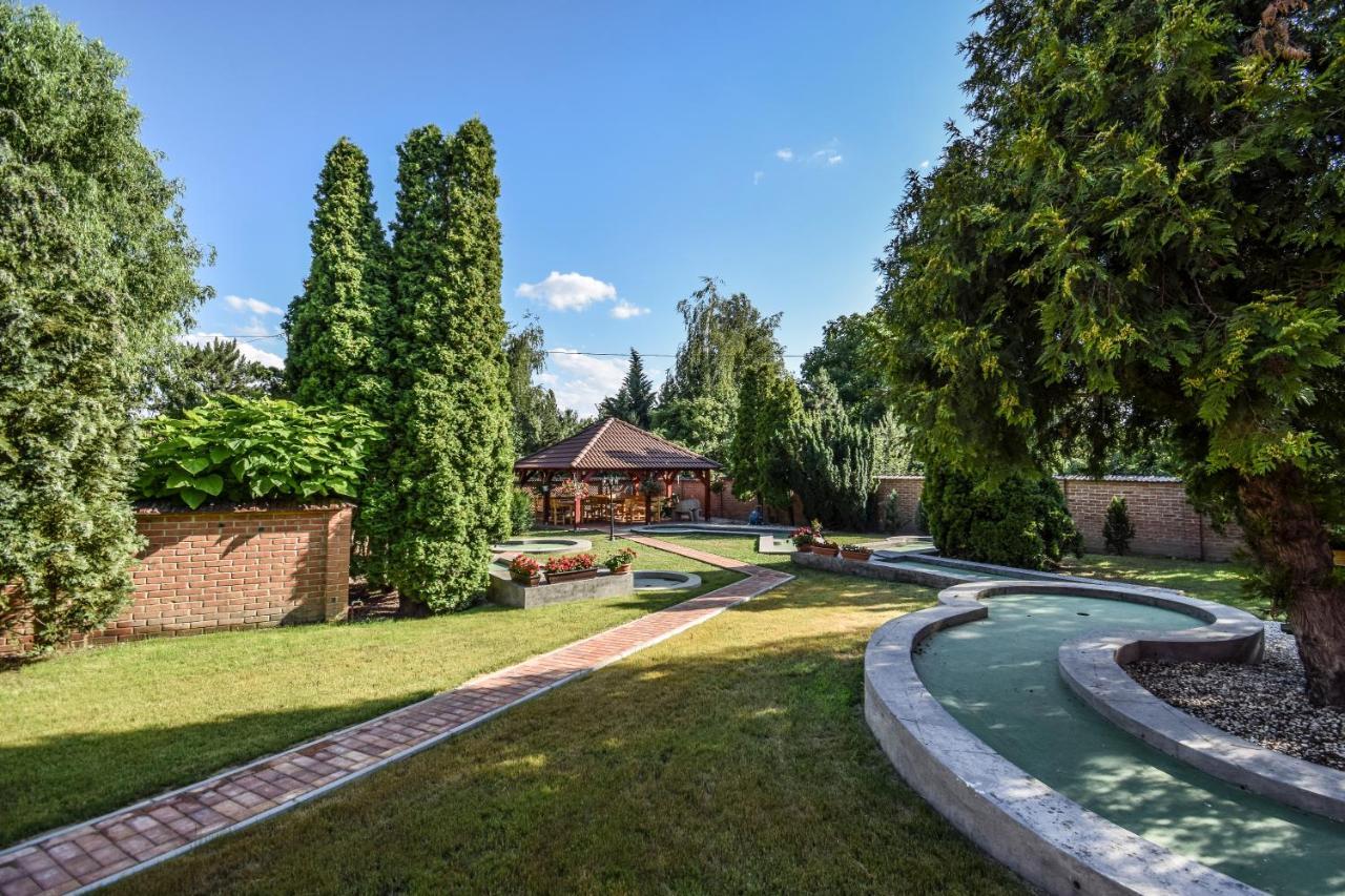 Gala Panzio Otel Simontornya Dış mekan fotoğraf
